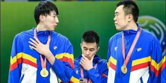 护士丝袜足j采精